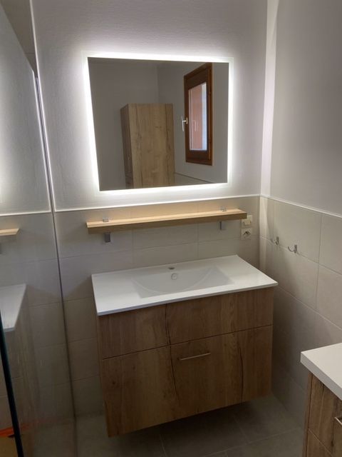 Miroir avec lumière intégrée