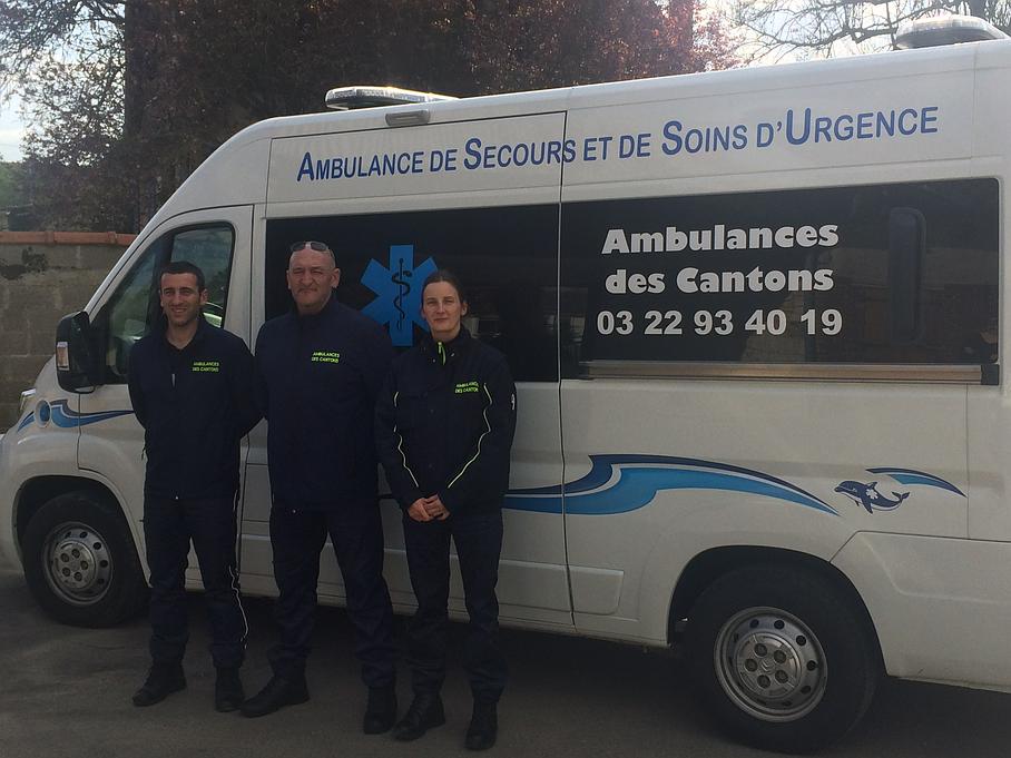 Equipe des ambulances des cantons à Rainneville