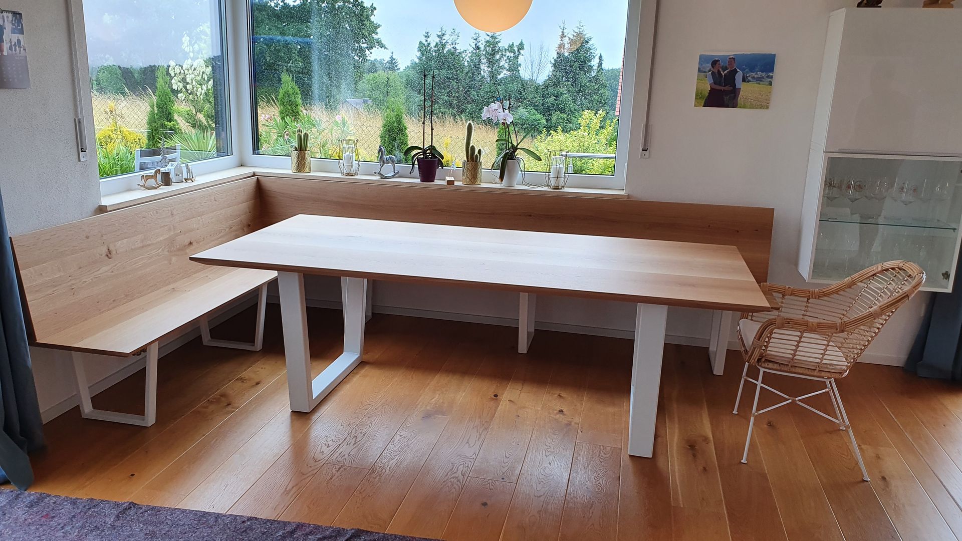 Möbelbau Essecke, Esstisch