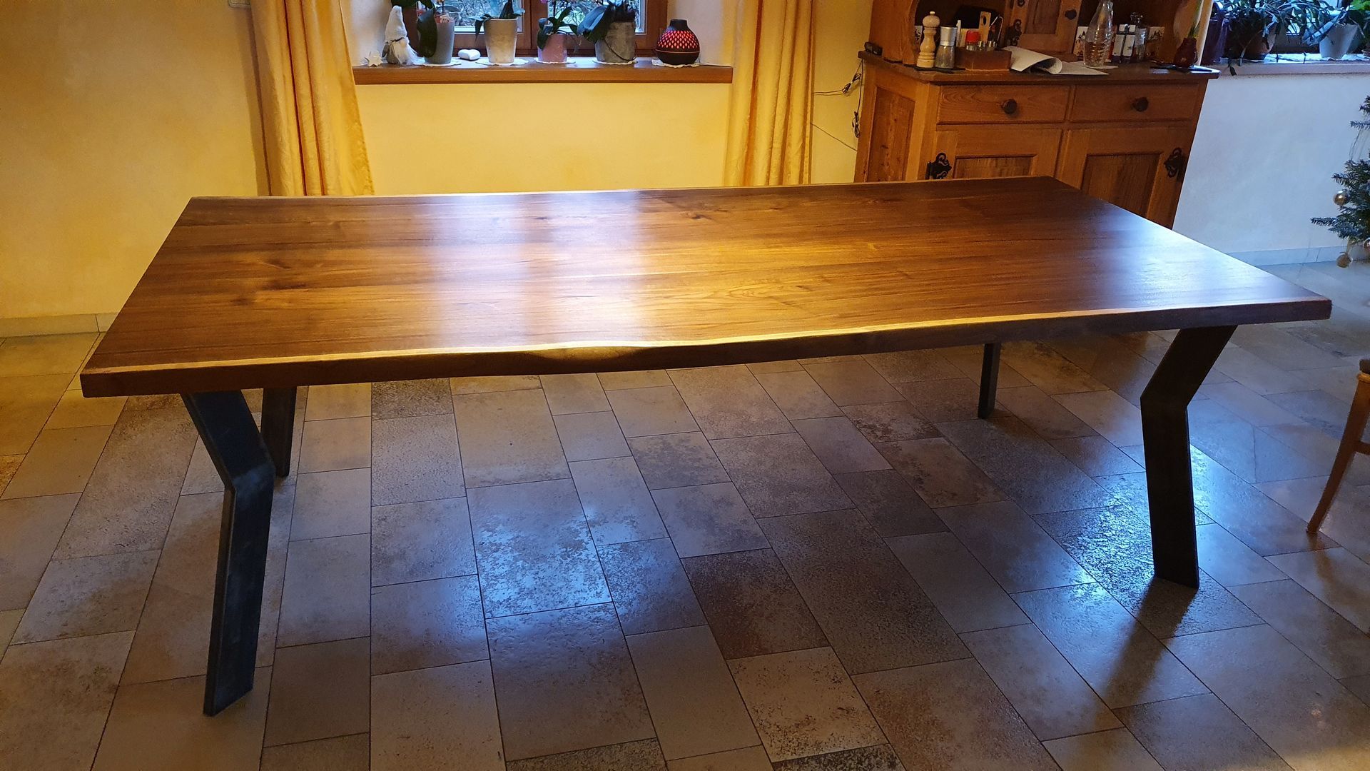 Möbelbau Essecke, Esstisch