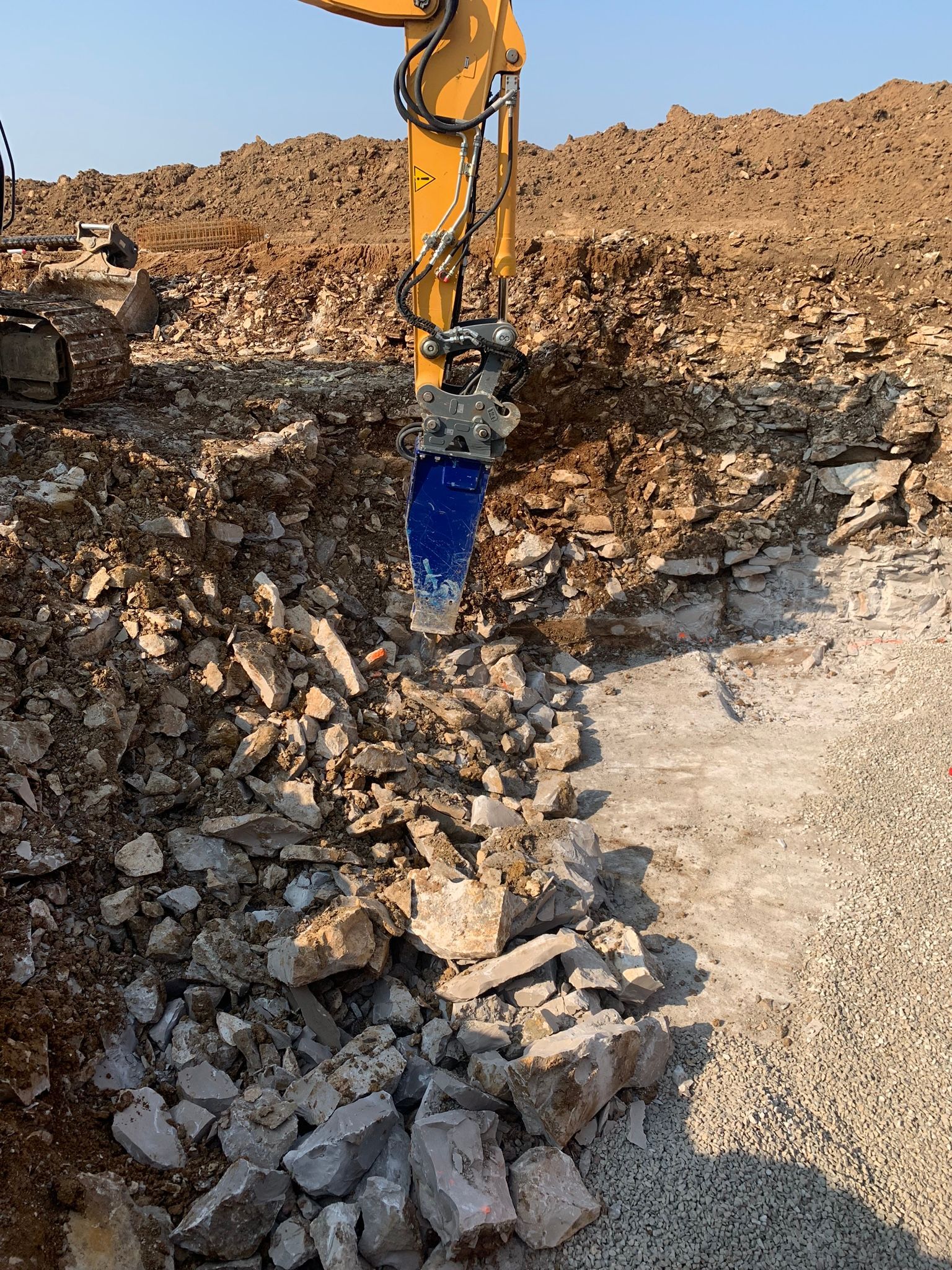 Hydraulikhammer im Einsatz bei Erdarbeiten