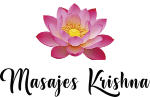 Flor de loto rosa sobre el texto "Masajes Krishna".