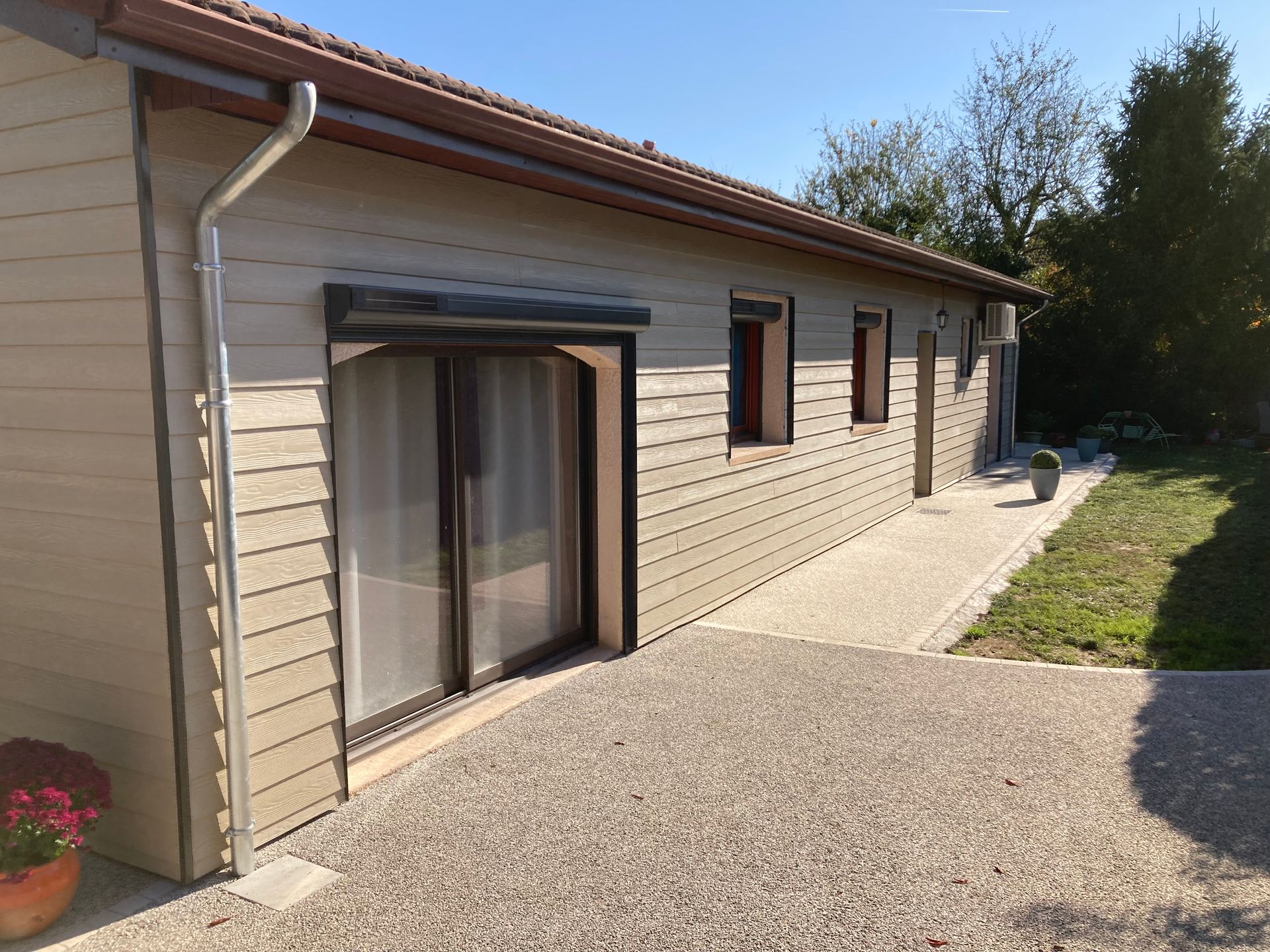 Maison au bardage en composite