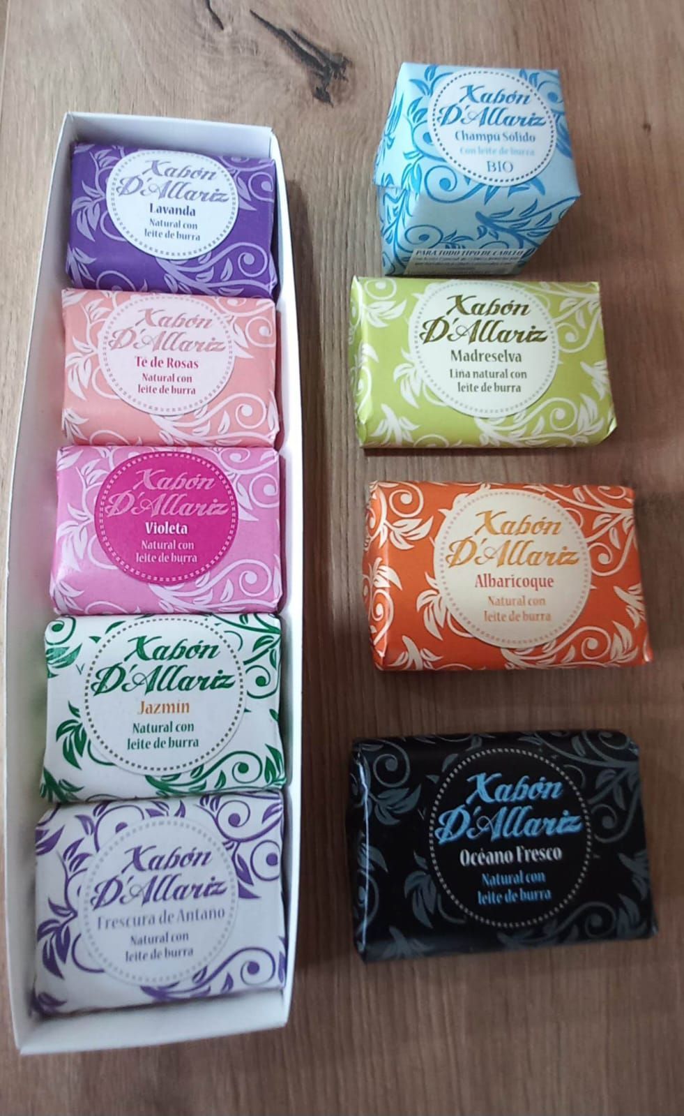 Caja de jabones coloridos