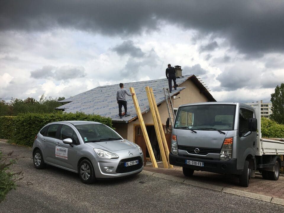 Véhicules d'ANC Couverture sur un chantier
