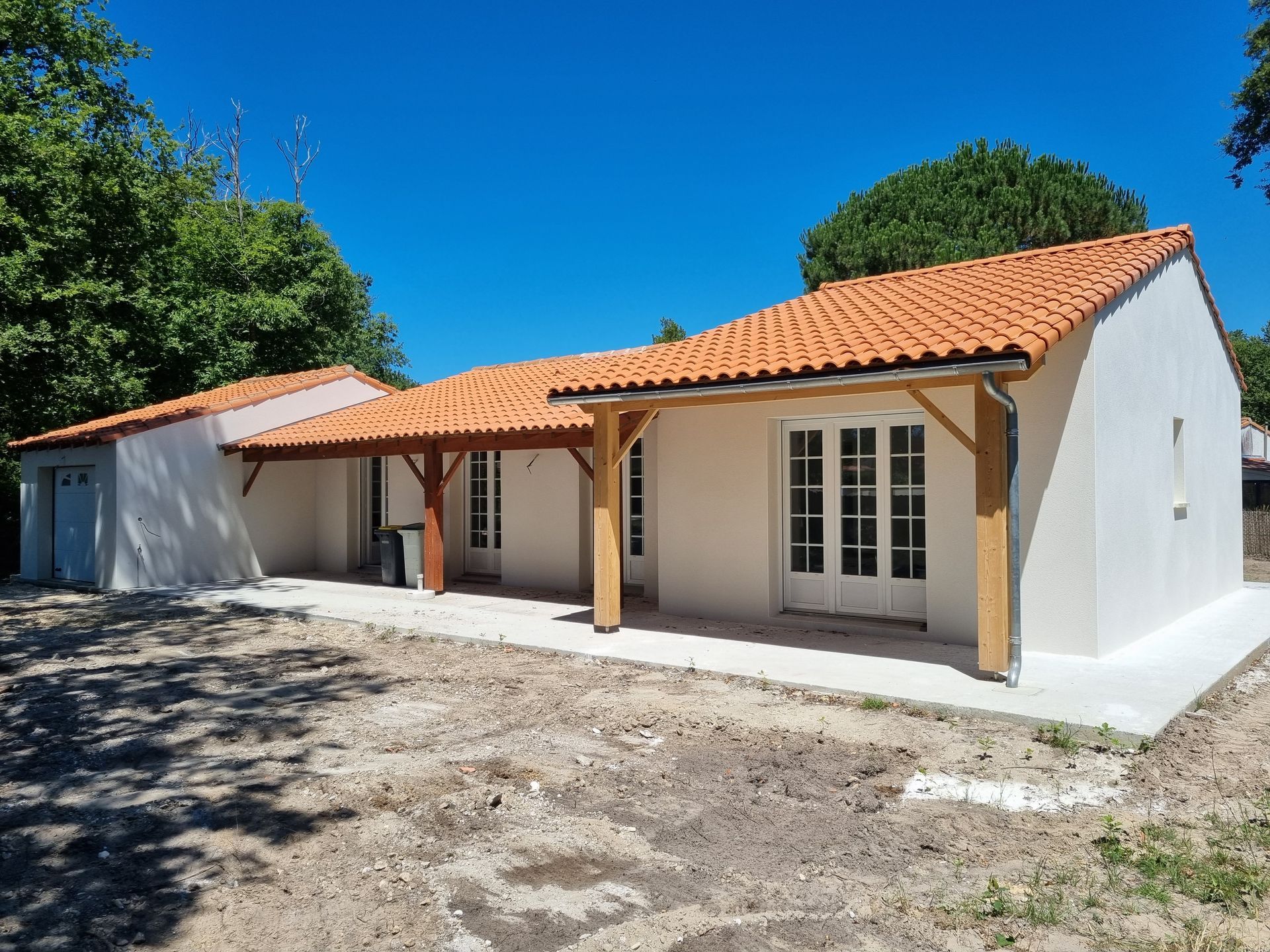 Changement des anciennes menuiseries en bois pour du PVC