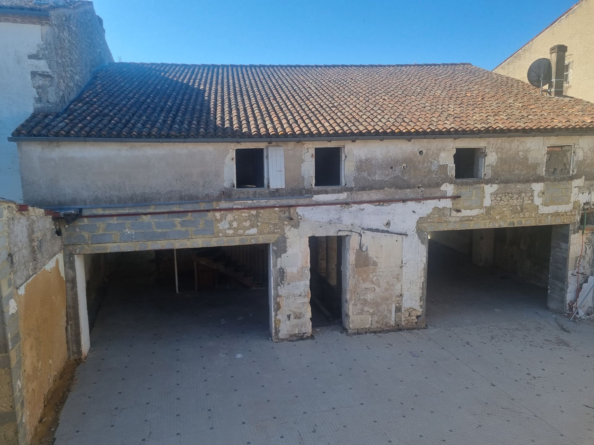 Façade d'un bâtiment non habité