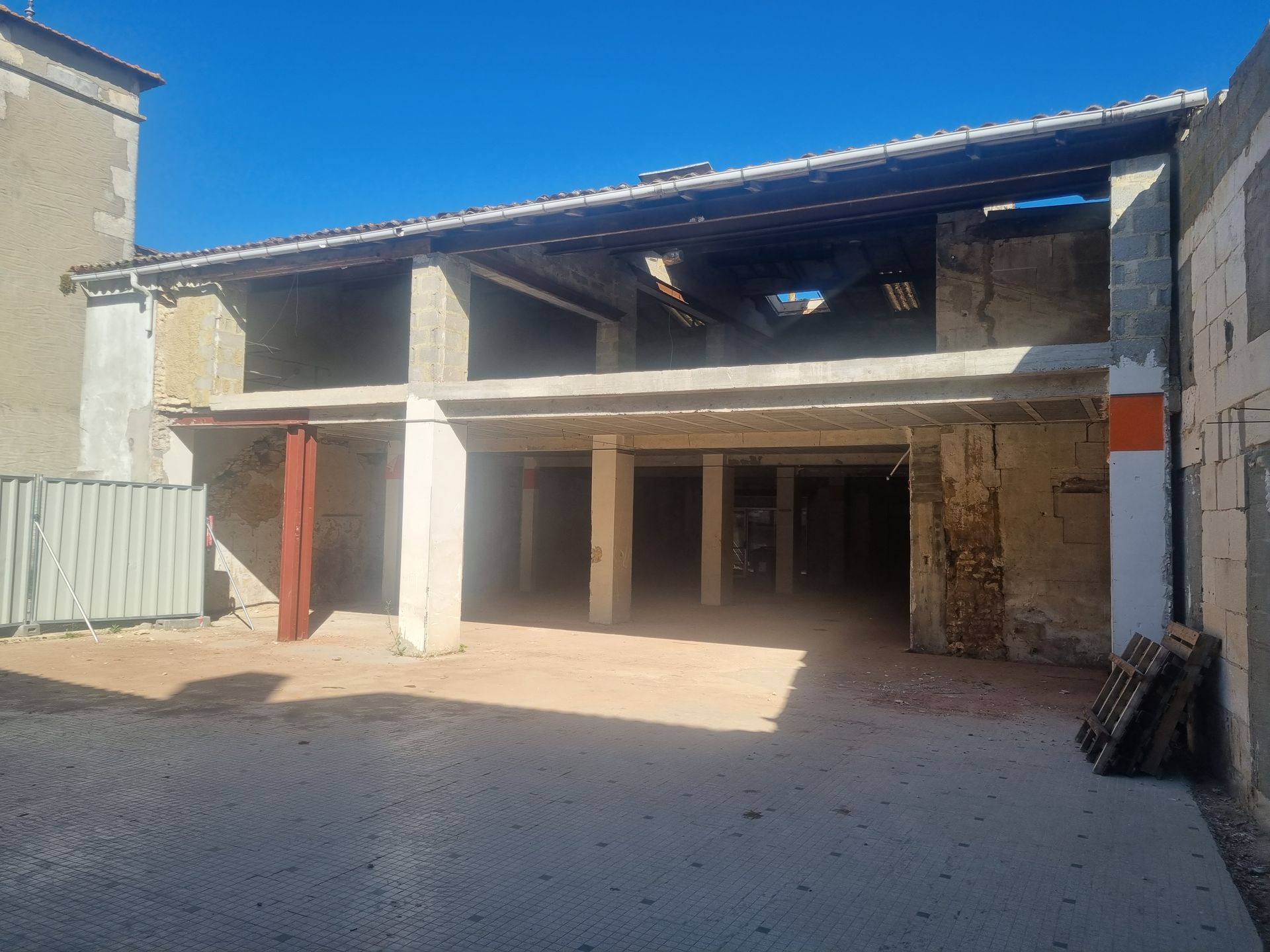 Bâtiment avec un étage