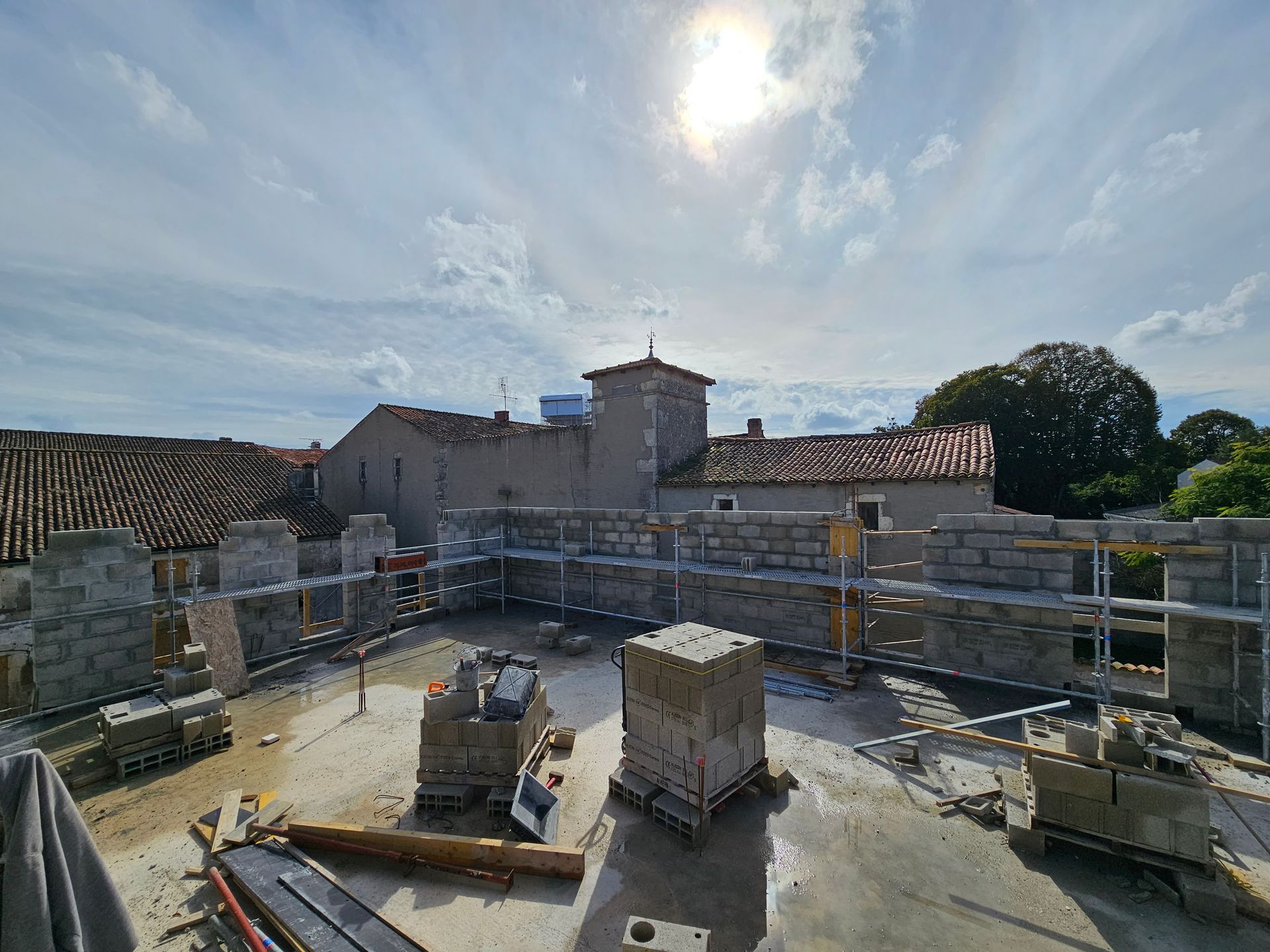 Murs partiellement montés