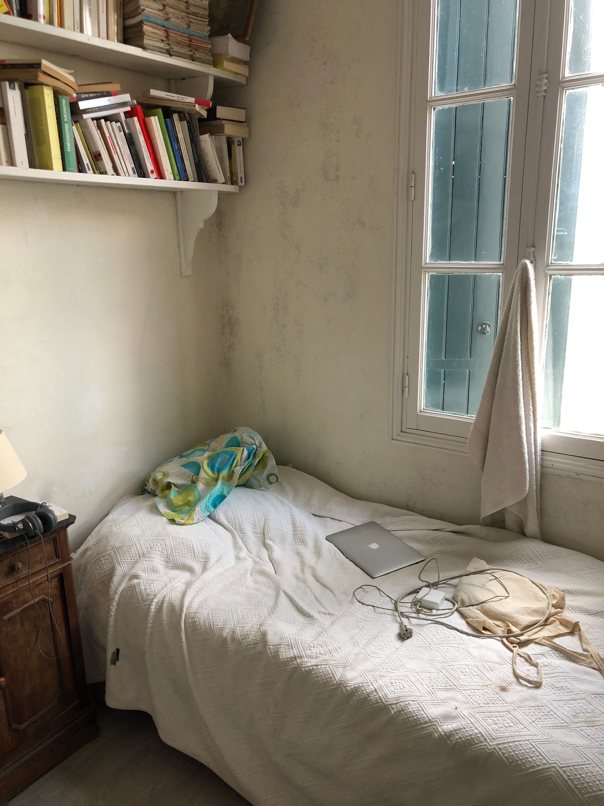 Mur d'une chambre qui a moisi