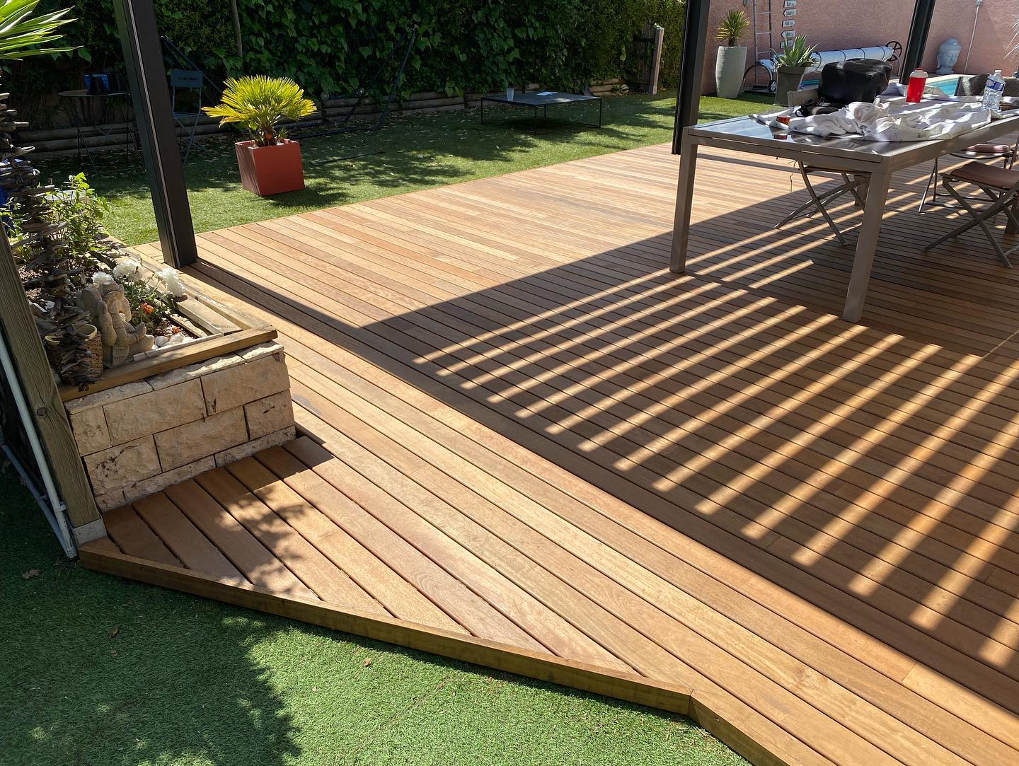 Création de terrasse en bois clair