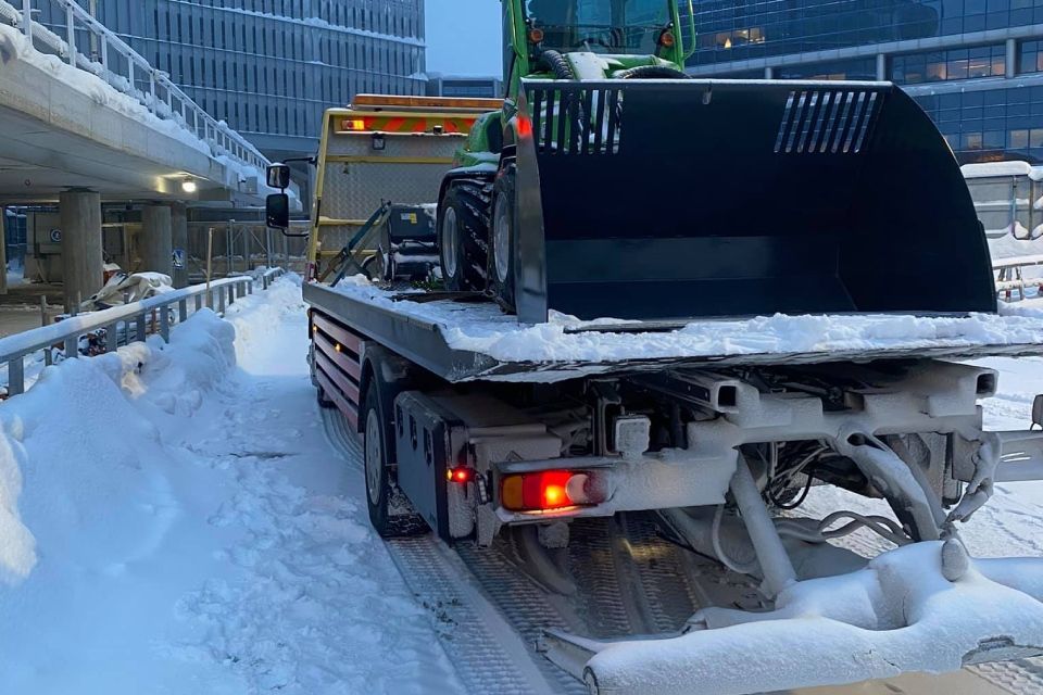 Työmaakoneiden kuljetusta