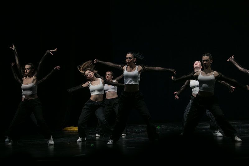 Χιπ-Χοπ ενηλίκων - Σχολή χορού ΧΟΡΟΛΟΓΙΟΝ