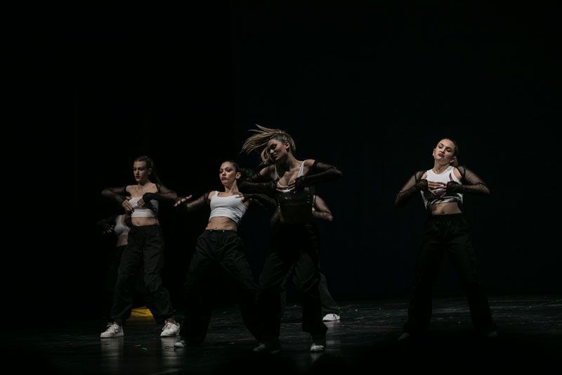 Χιπ-Χοπ ενηλίκων - Σχολή χορού ΧΟΡΟΛΟΓΙΟΝ