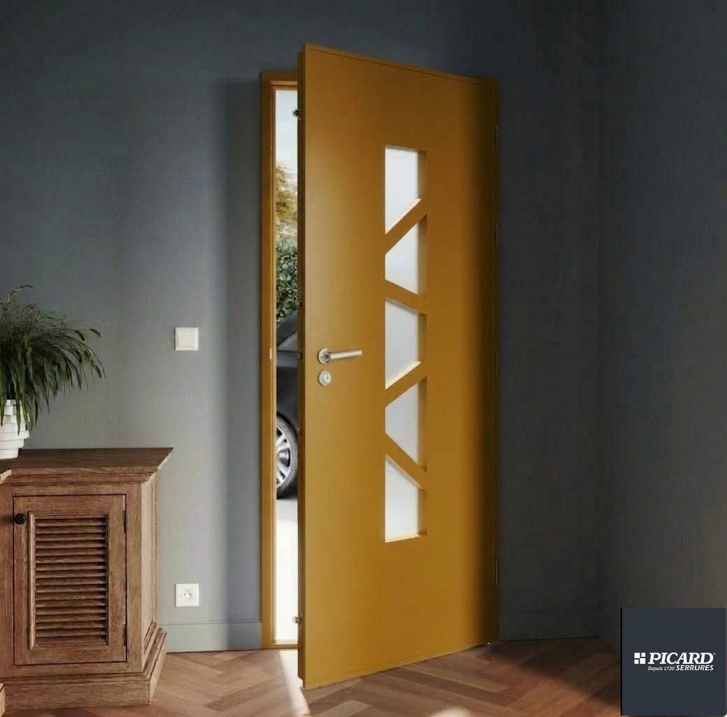 Porte d'entrée moderne jaune moutarde