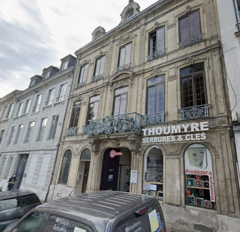 Devanture du magasin Thoumyre à Rouen.