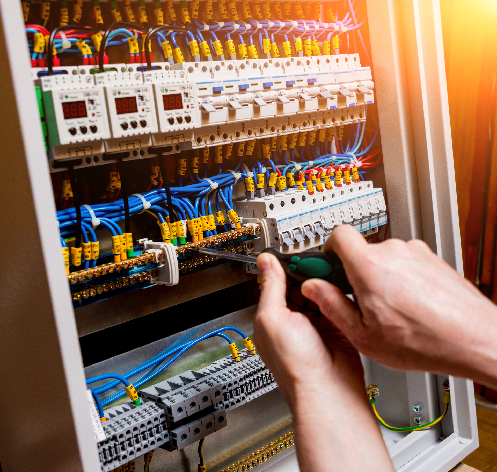 Electricien en travaux