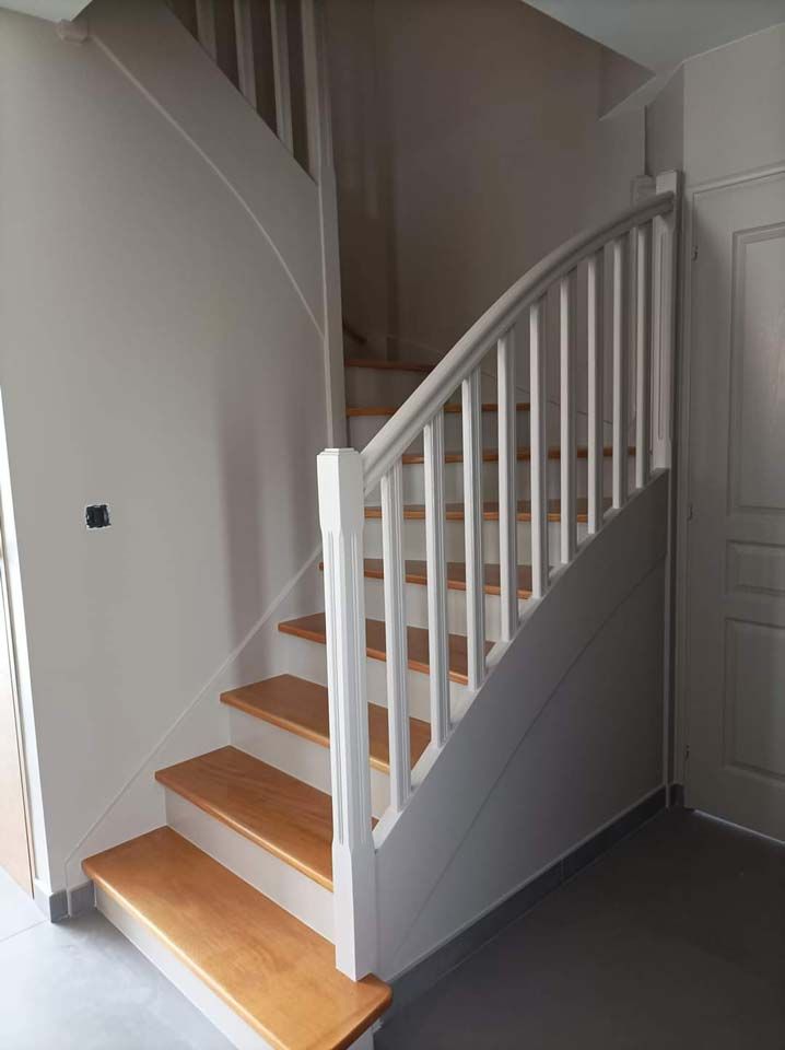 Restauration escalier blanc et bois