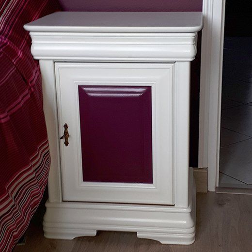 Meuble de chevet relooké par l'entreprise