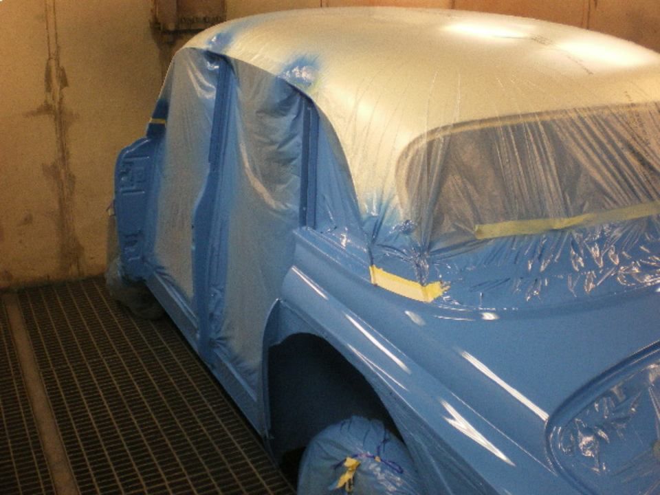 Autoservice Piterek Karosserie eines blauen Oldtimers