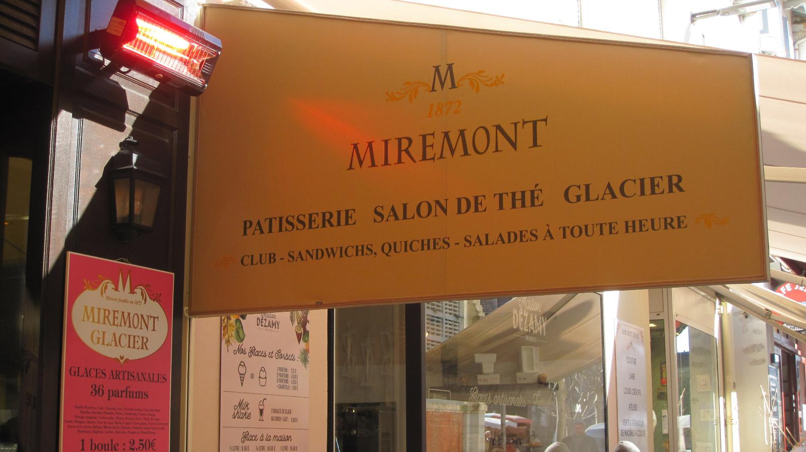 Store floqué d'un salon de thé