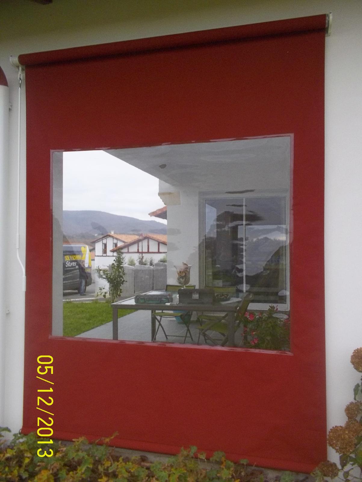 Tente en toile rouge