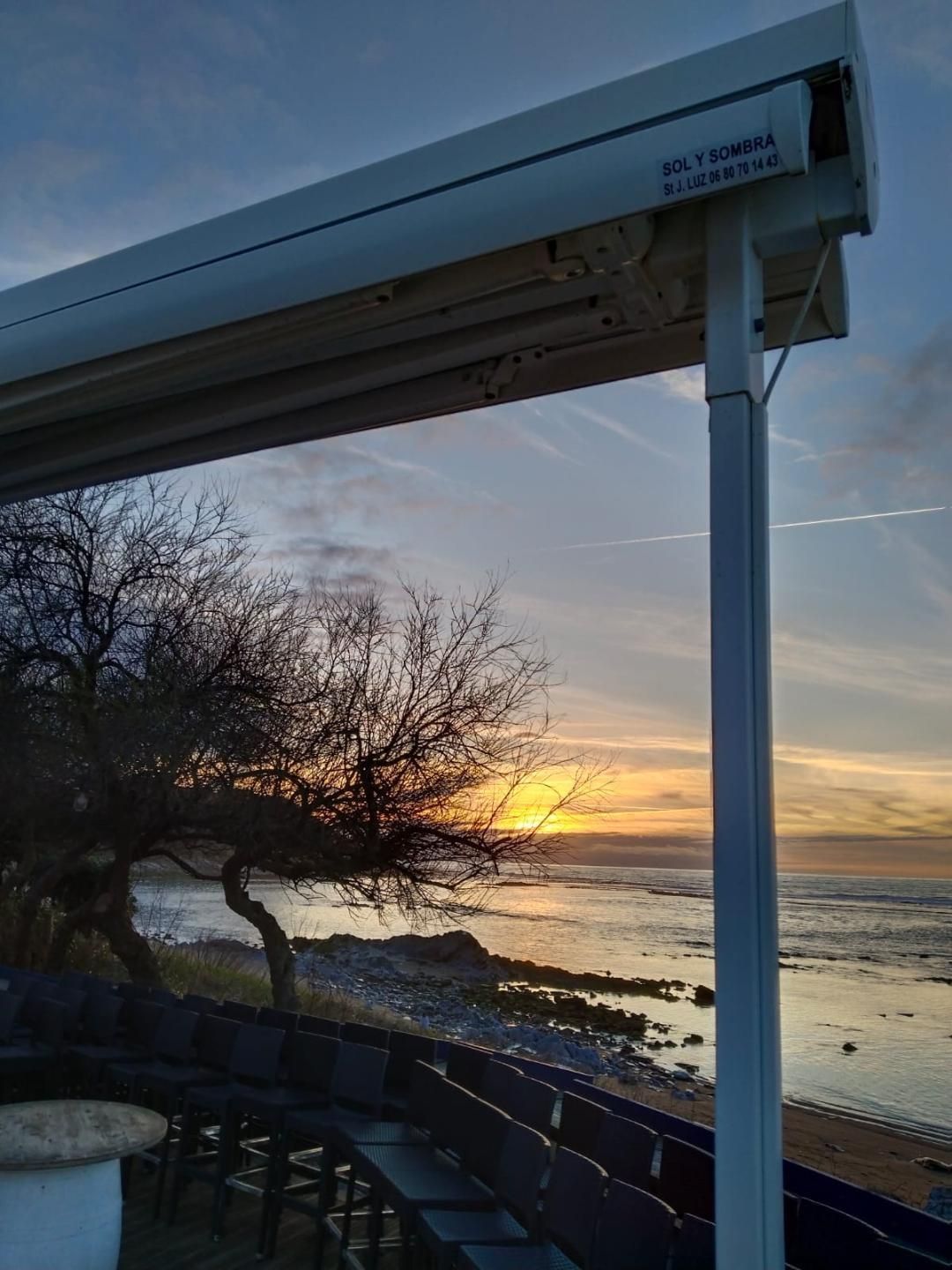 Store sur pied replié