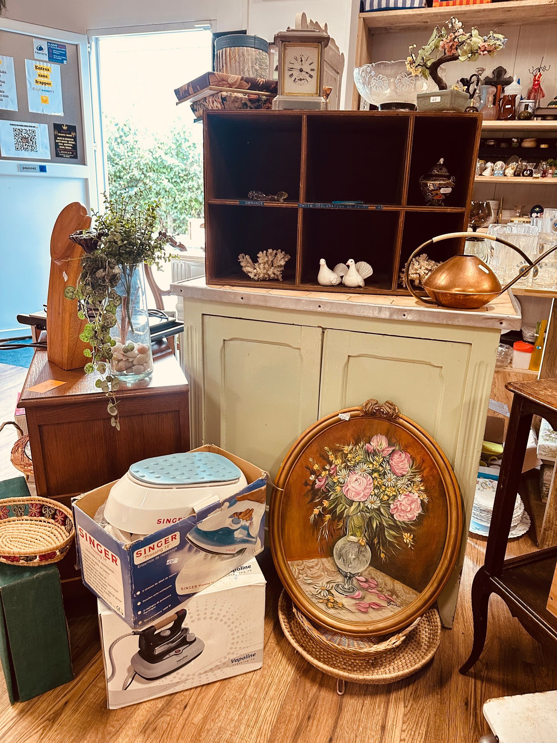 Vaisselier et autres meubles de rangement