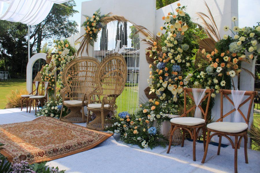 Blumengestaltung auf einer Hochzeit