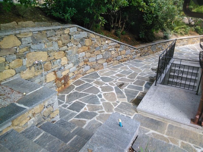 vialetto in pietra naturale