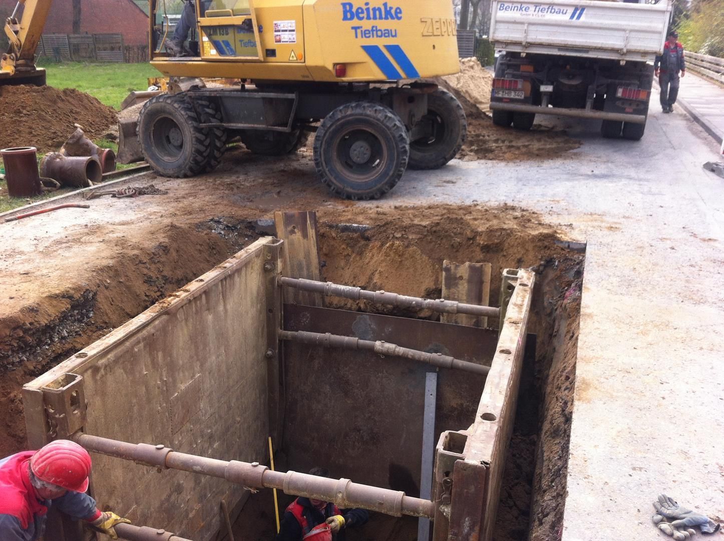 ein gelber LKW mit der Aufschrift „Reinke Turbo“.