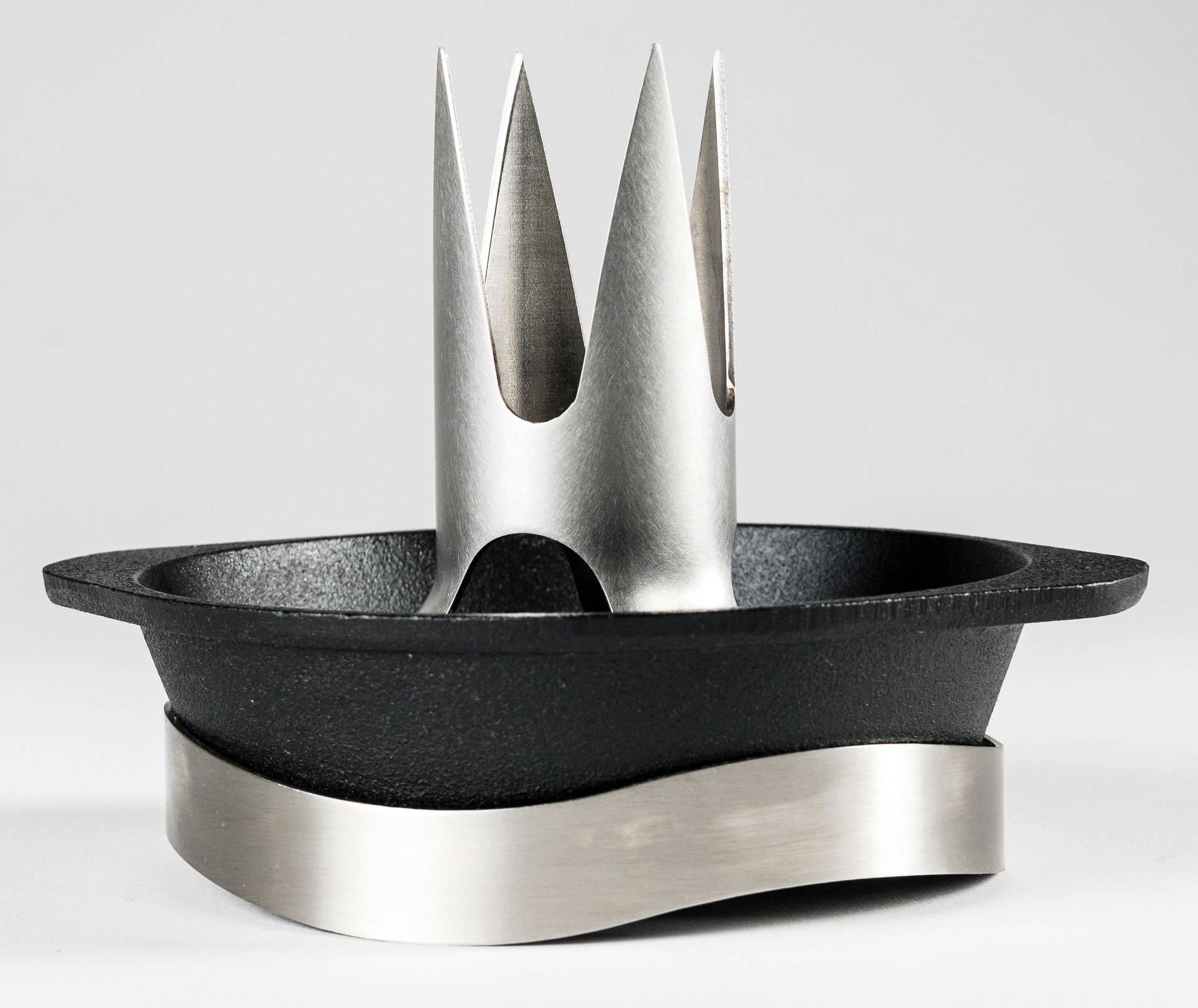 Aromapfännchen mit Vierzackspieß von Martin Deuflhart