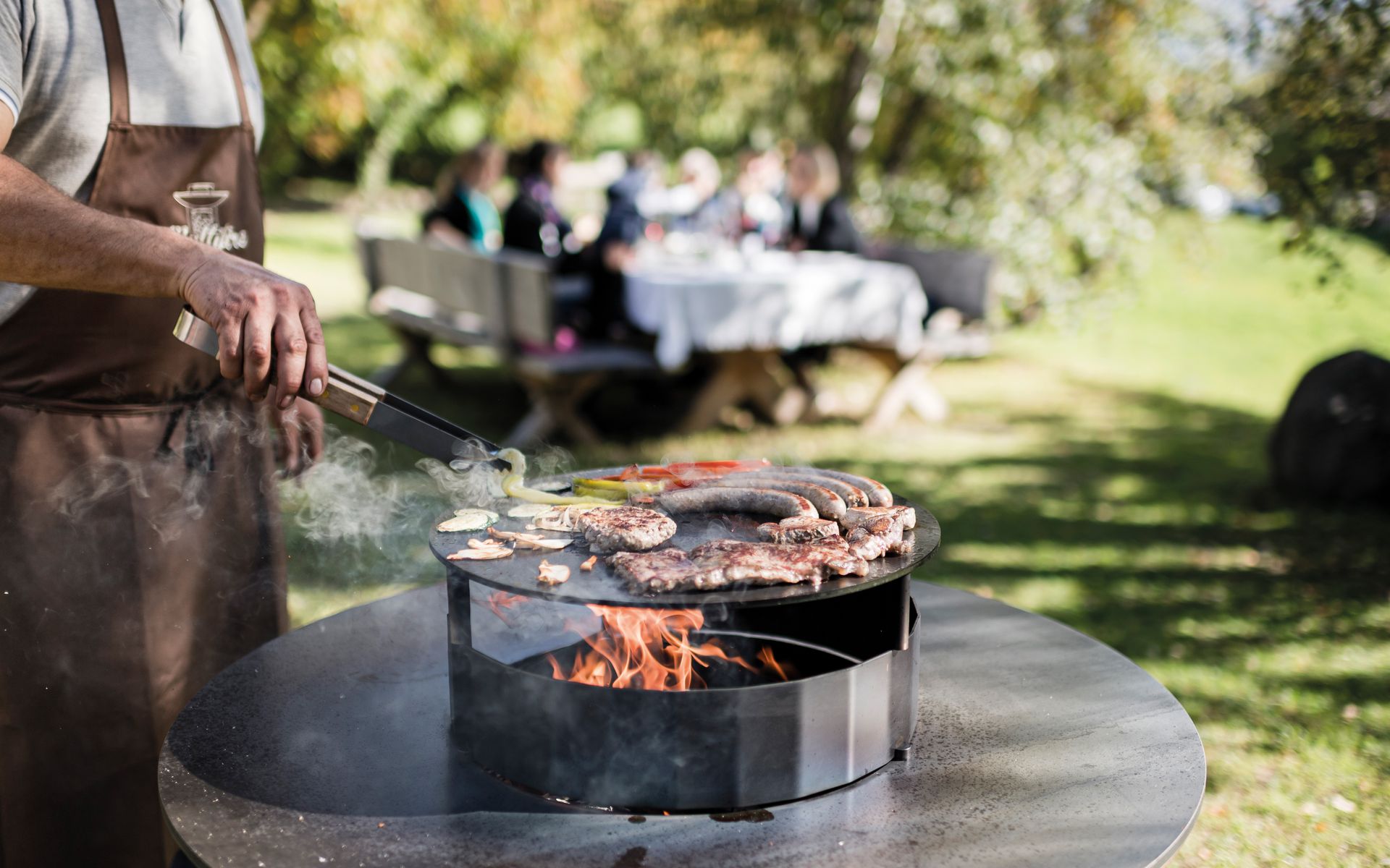 Fleisch auf Mehrzweckkochplatte von Martin Deuflhart