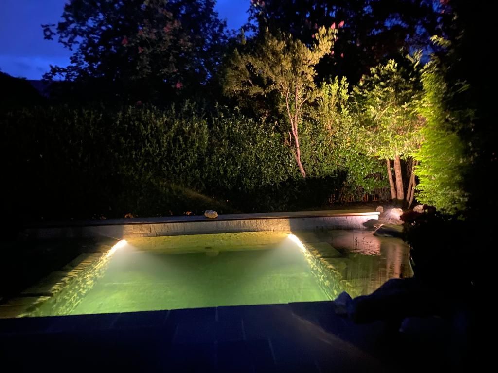 Schwimmteich beleuchtet, Foto von Martin Deuflhart