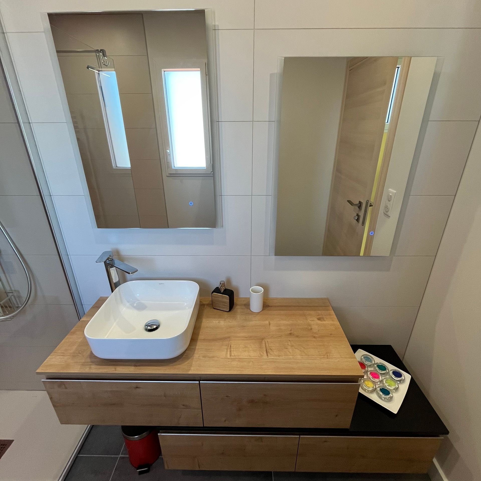 Meubles de salle de bains en bois