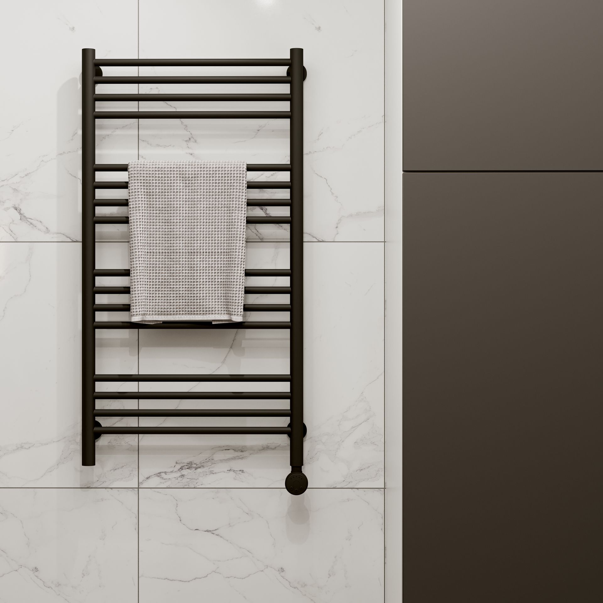 Un sèche-serviettes dans une salle de bains