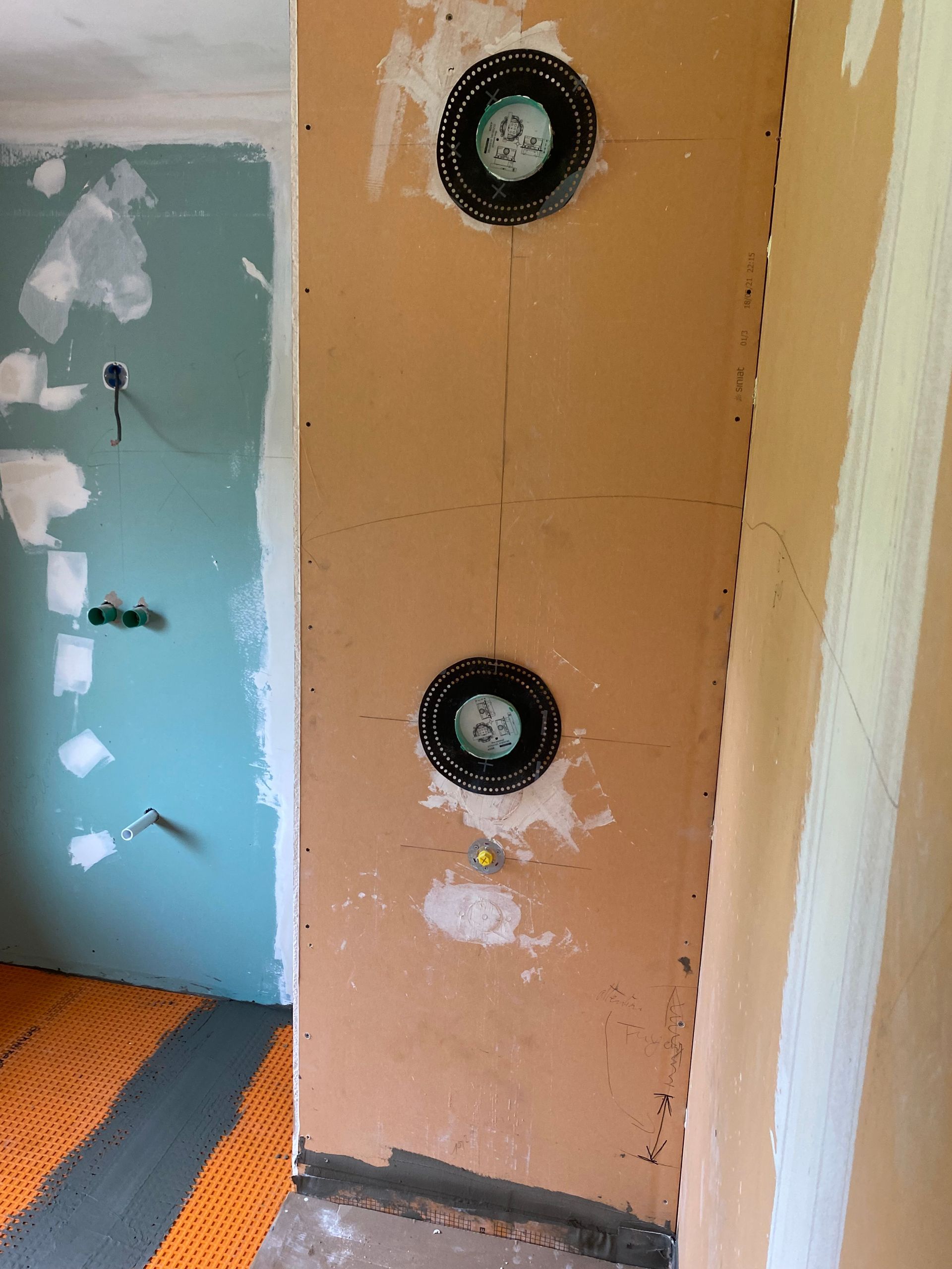 Une douche en cours de rénovation