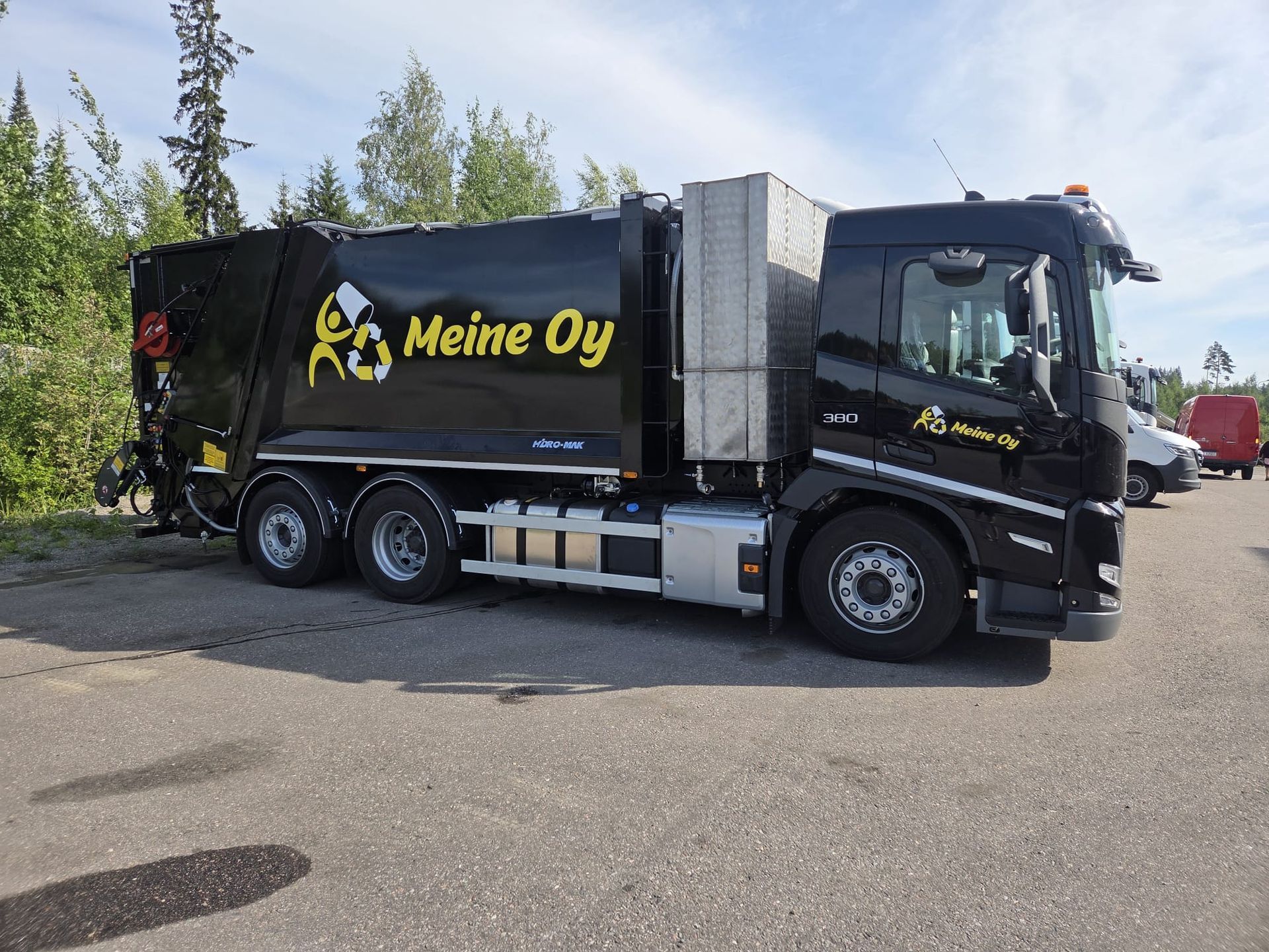 Meine Oy, jätehuolto, vaihtolavat, imuauto, lokakaivontyhjennys