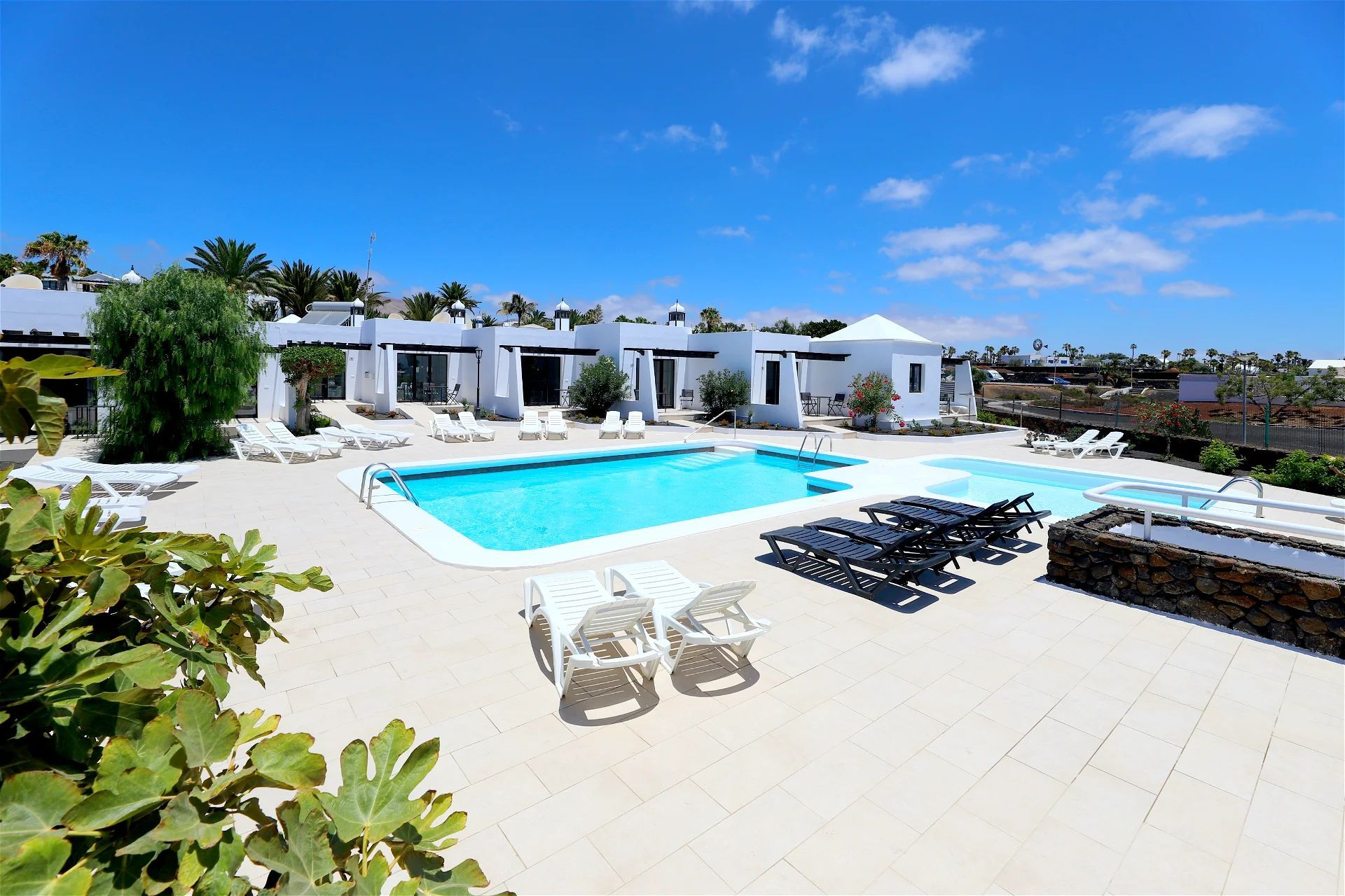 Outdoor shared pool at Salmarina Bungalows in Matagorda | Puerto del Carmen | Lanzarote