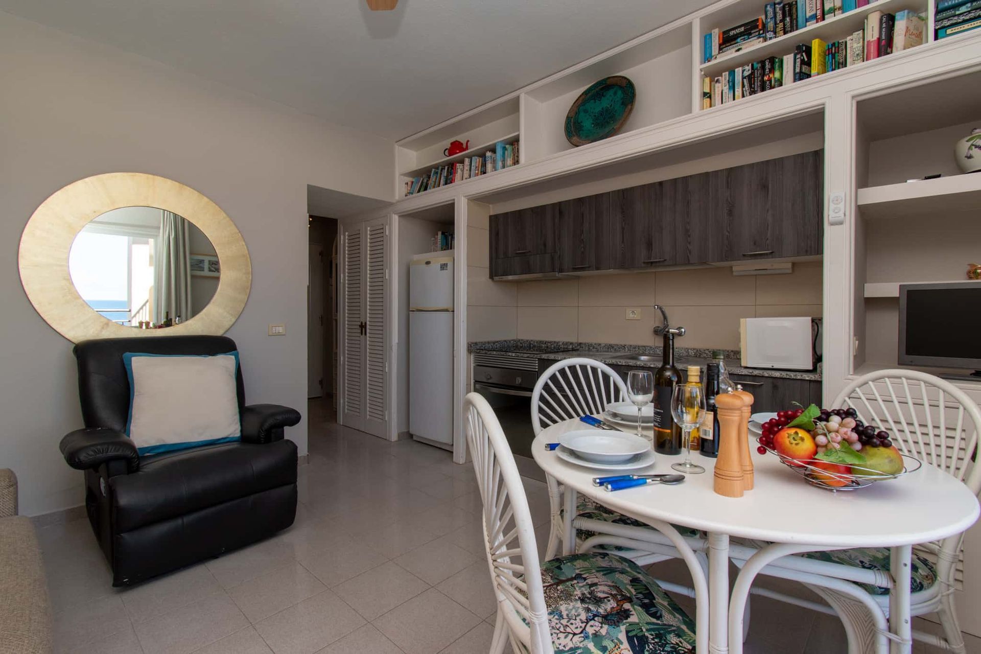 Dining table and chairs, kitchen, Los Olivos, Costa Adeje, Tenerife.