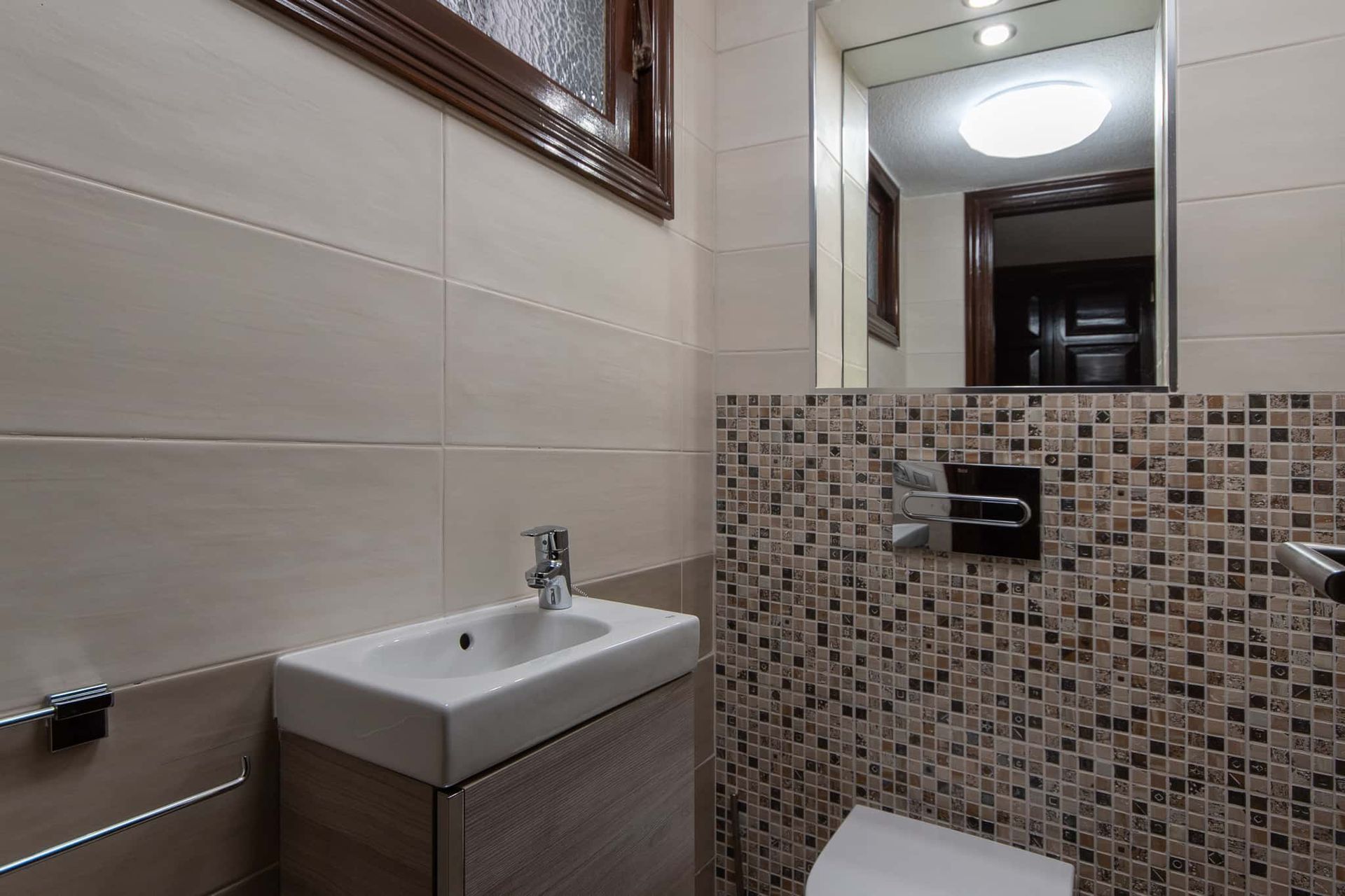 Bathroom with sink and WC at Parque Santiago II, Playa de las Americas, Tenerife