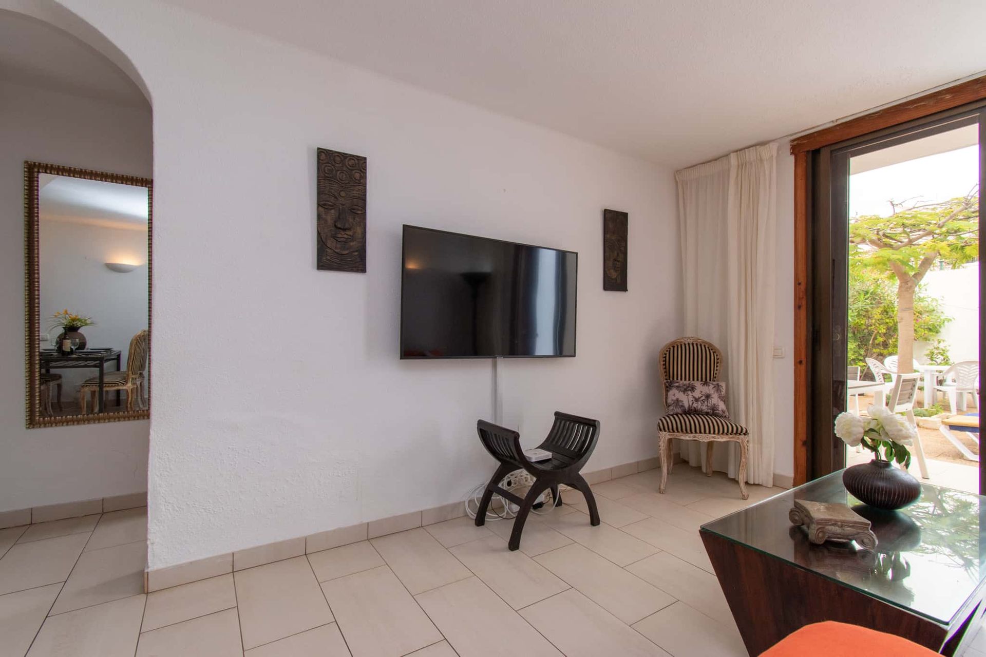 Wall-mounted TV, coffee table, Parque Santiago I, Playa de las Americas, Tenerife