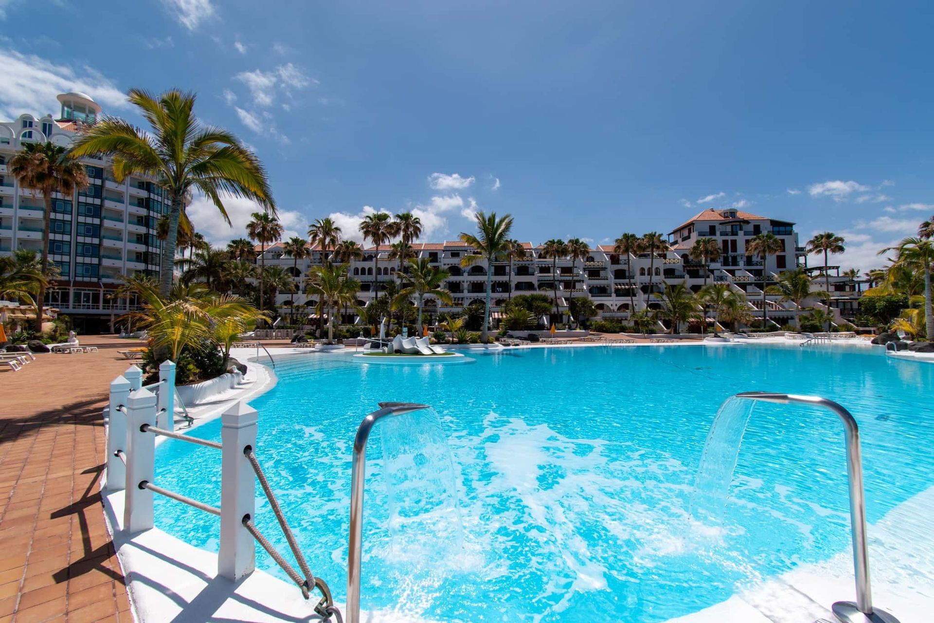 The large communal pool at Parque Santiago IV in Playa de las Americas, Tenerife.