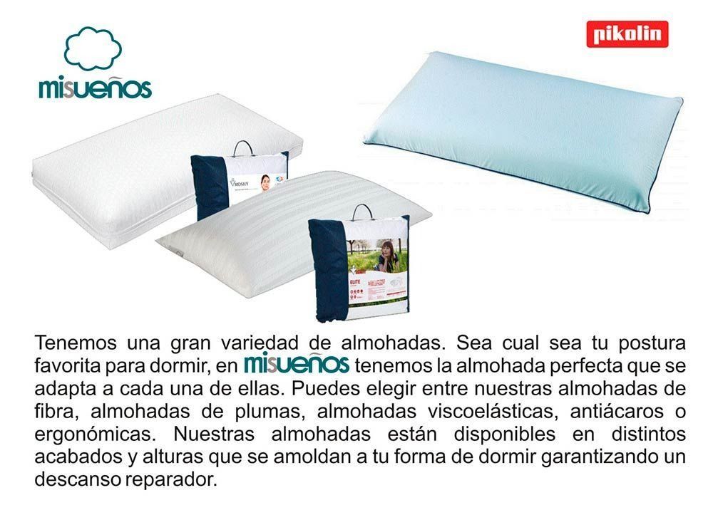 Tres almohadas están colocadas una al lado de la otra sobre un fondo blanco.