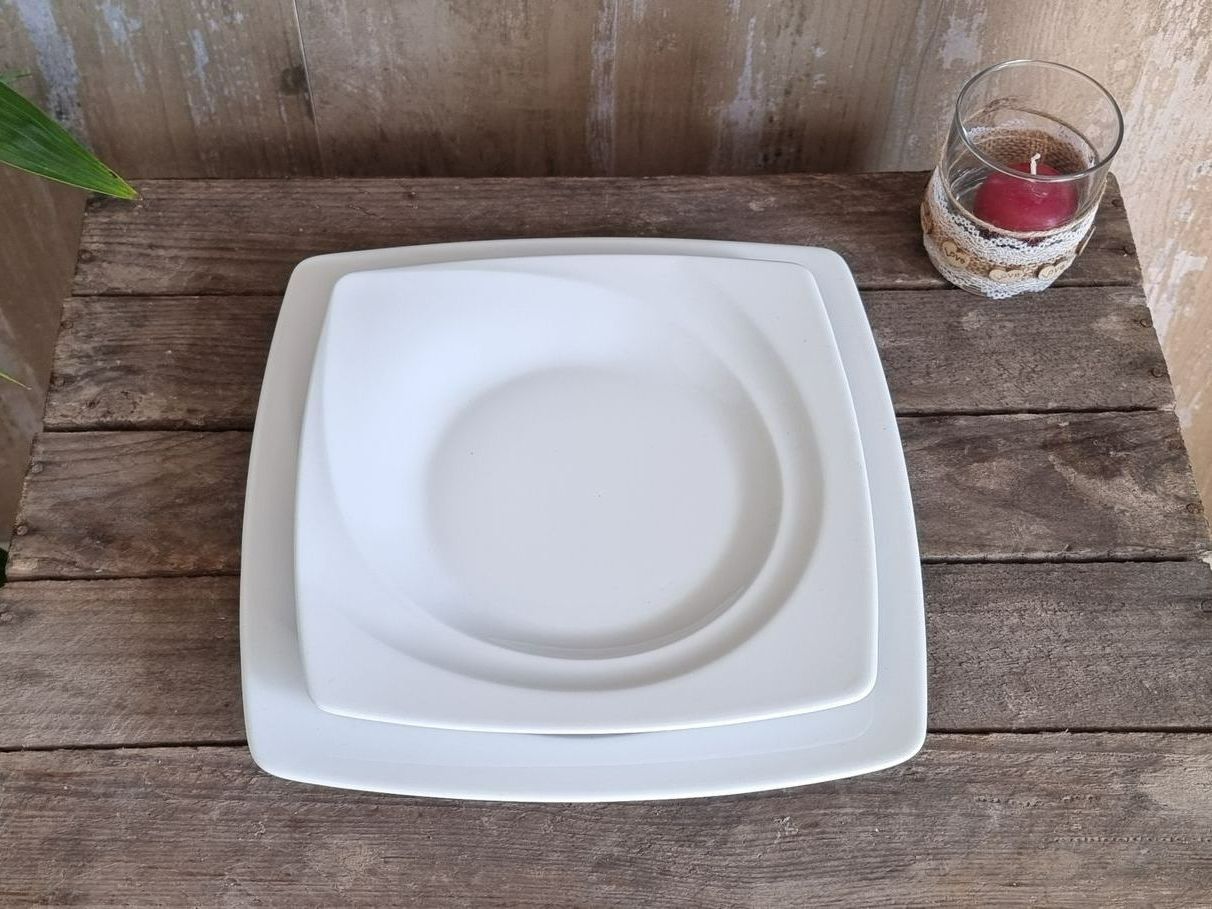 Assiettes carrées