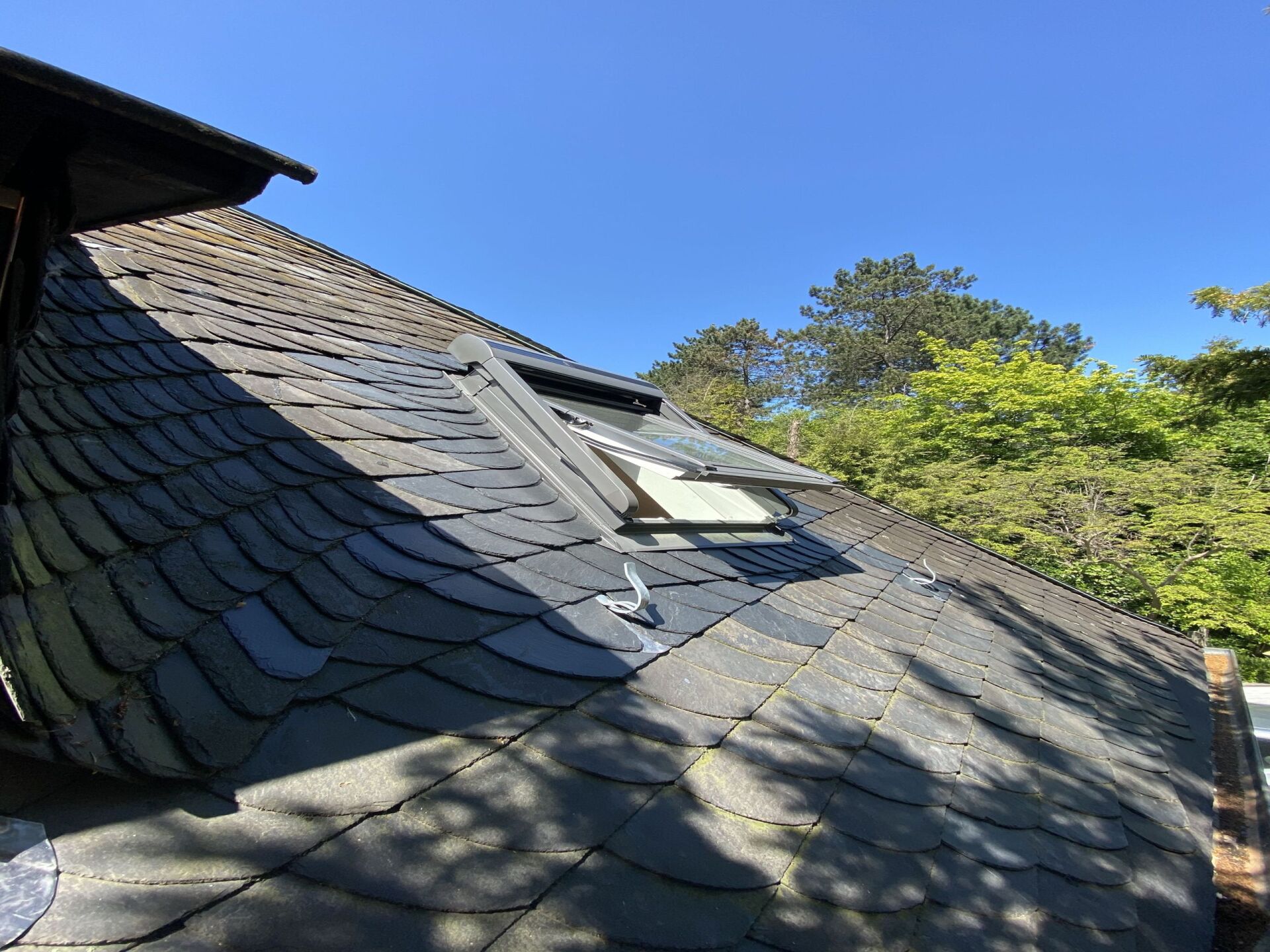 Solar Rolloaden Schieferdach