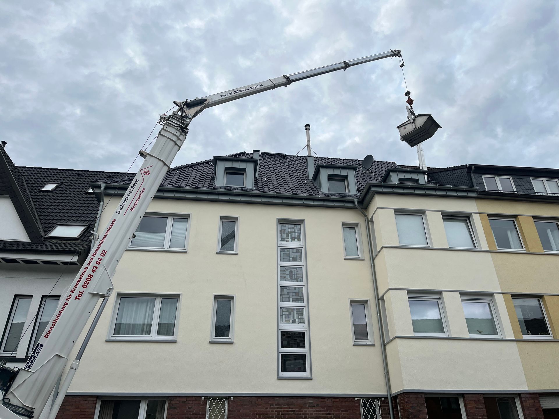 Dachdecker Essen Dachdecker Mülheim an der Ruhr Steildachsanierung Laumanns Stehfalzgaube Rheinzink Clima Comfort Aufdachdämmung