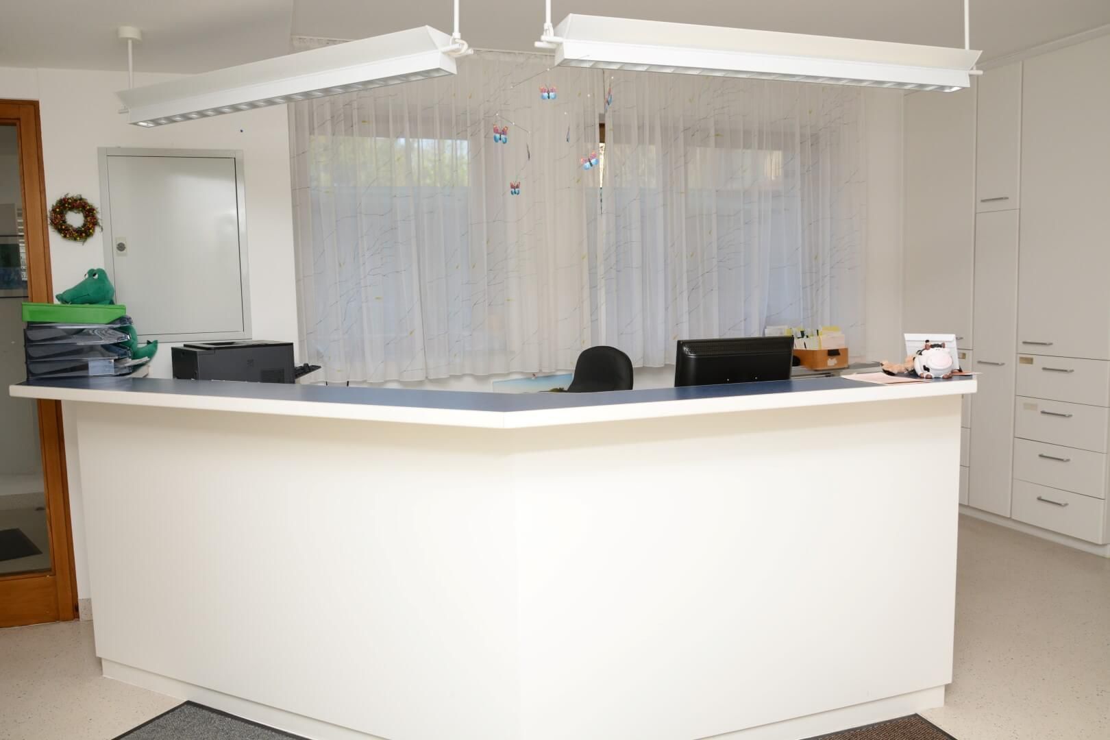 Empfangsbereich Hausarzt Dr Weber Herdern Freiburg