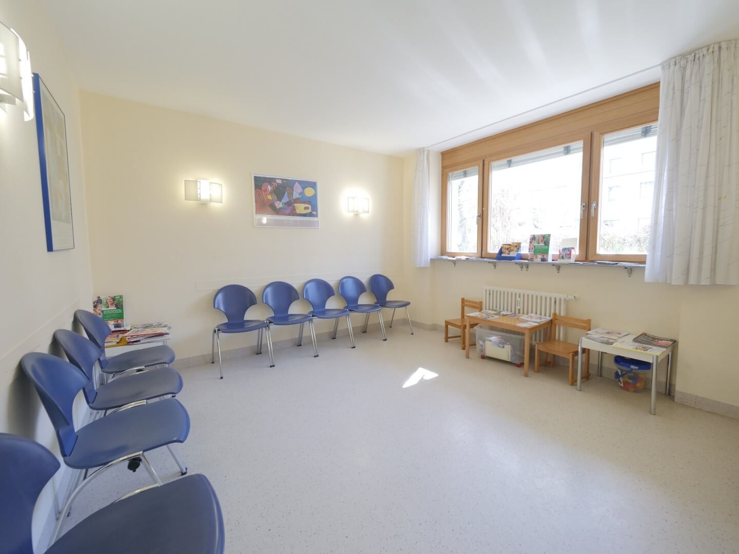 Wartezimmer Hausarzt Dr Weber Herdern Freiburg