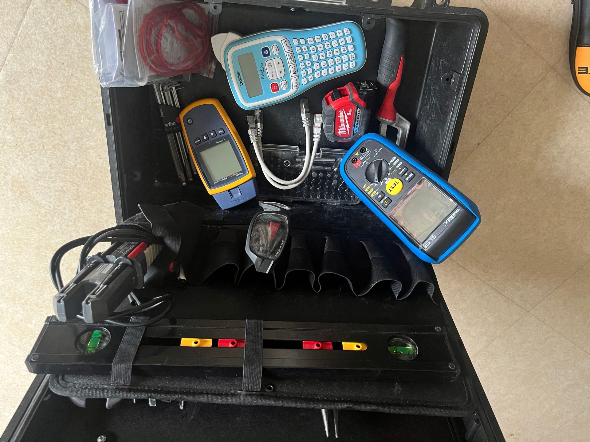 Plusieurs outils électriques